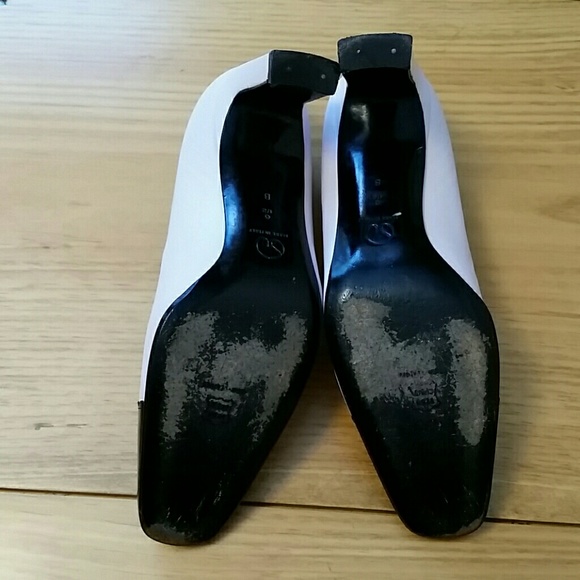 St John Italian leather two-tone heels - Picture 5 of 7